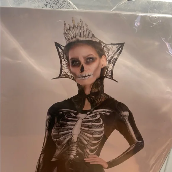 Women's Halloween Gothic Skeleton Queen Costume XL (Extra Large) NEW 4 Pieces - Picture 3 of 7